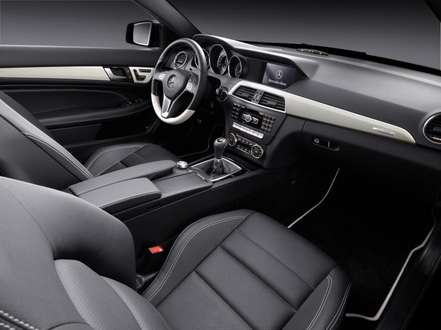  Mercedes-Benz C-Class Coupe 2012 года  (фото 67 из 99)